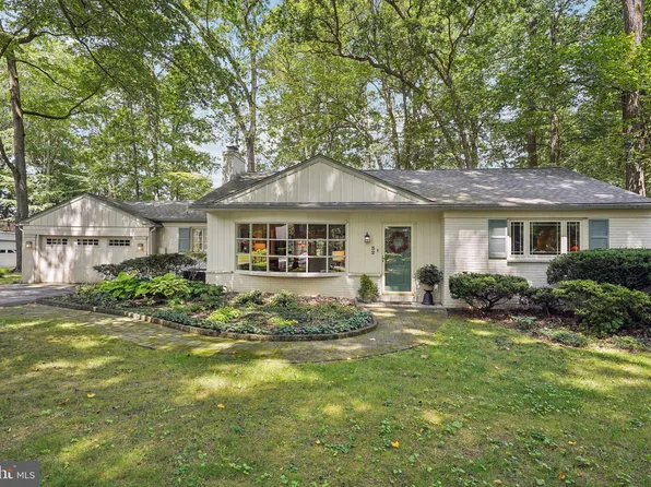 32 Woodland Cir, Downingtown, PA 19335