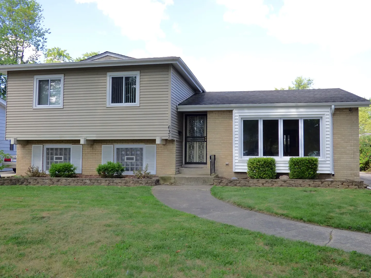 632 S Douglas Ave photo 1