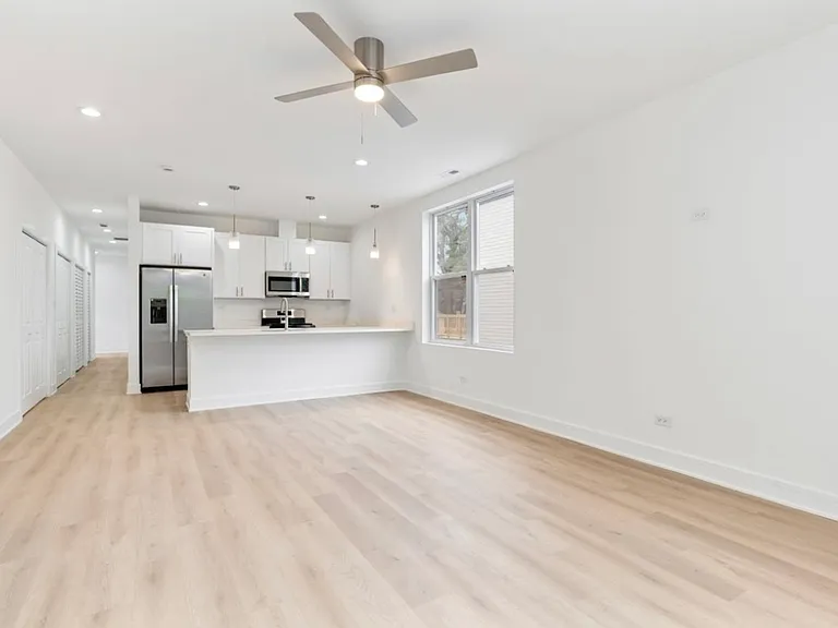 538 N Lawndale Ave — Photo 8