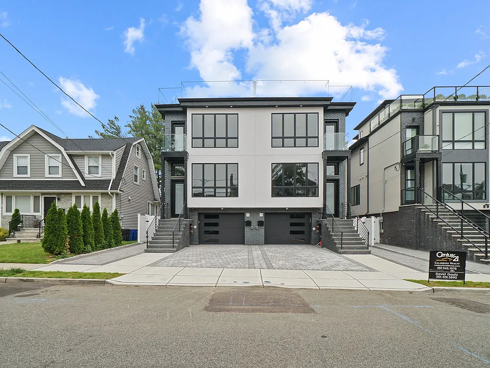 61 Lawton Ave #B