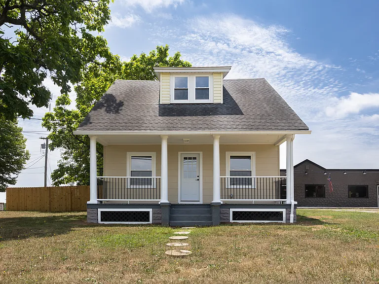 639 Landis Ave — Photo 1