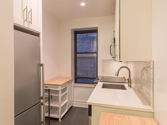 5th image of 109-20 Queens Blvd #G1