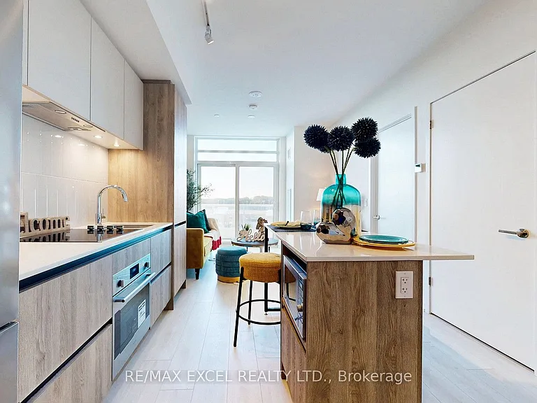 8 Beverley Glen Blvd #802 — Photo 12