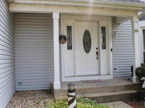 2nd image of 815 Brentwood Dr