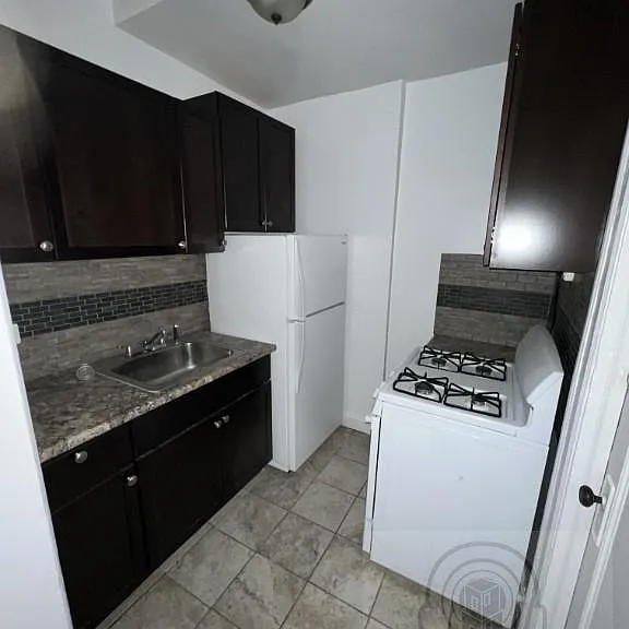 1369 W Estes Ave #1H — Photo 5