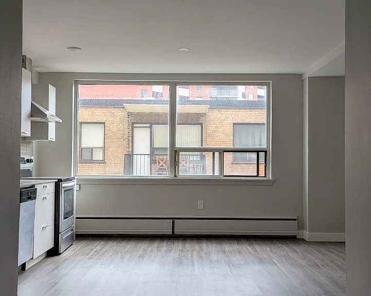 85 Wellesley St E #403 — Photo 4