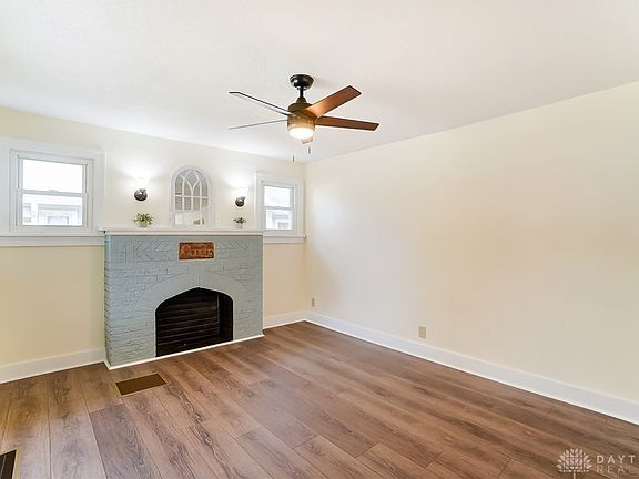 2nd image of 1124 Kemper Ave