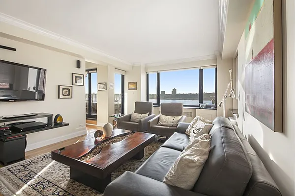 Sold by Stribling | media 1
