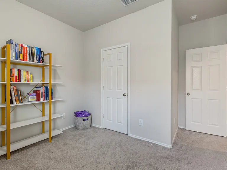 7627 Apex Lndg — Photo 23