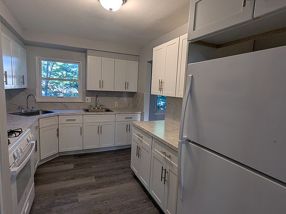 5th image of 809 Princeton Rd