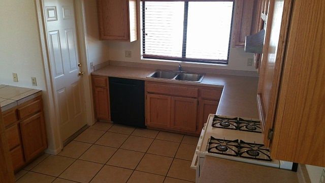 2nd image of 58333 Pimlico St