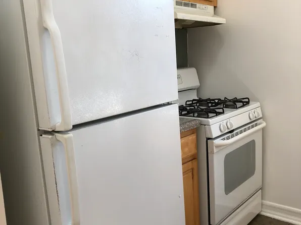 697 Dawson Street image 9 of 14