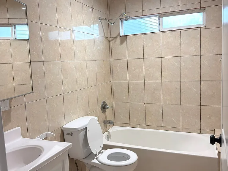 737 Washington Ln — Photo 20