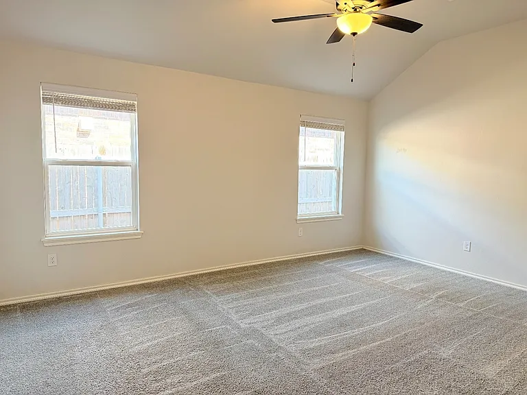 18600 Luna Dr — Photo 26