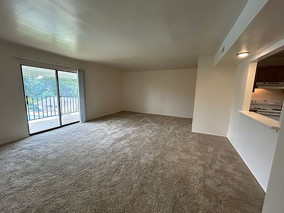 3rd image of 412 Kerry Ln #305
