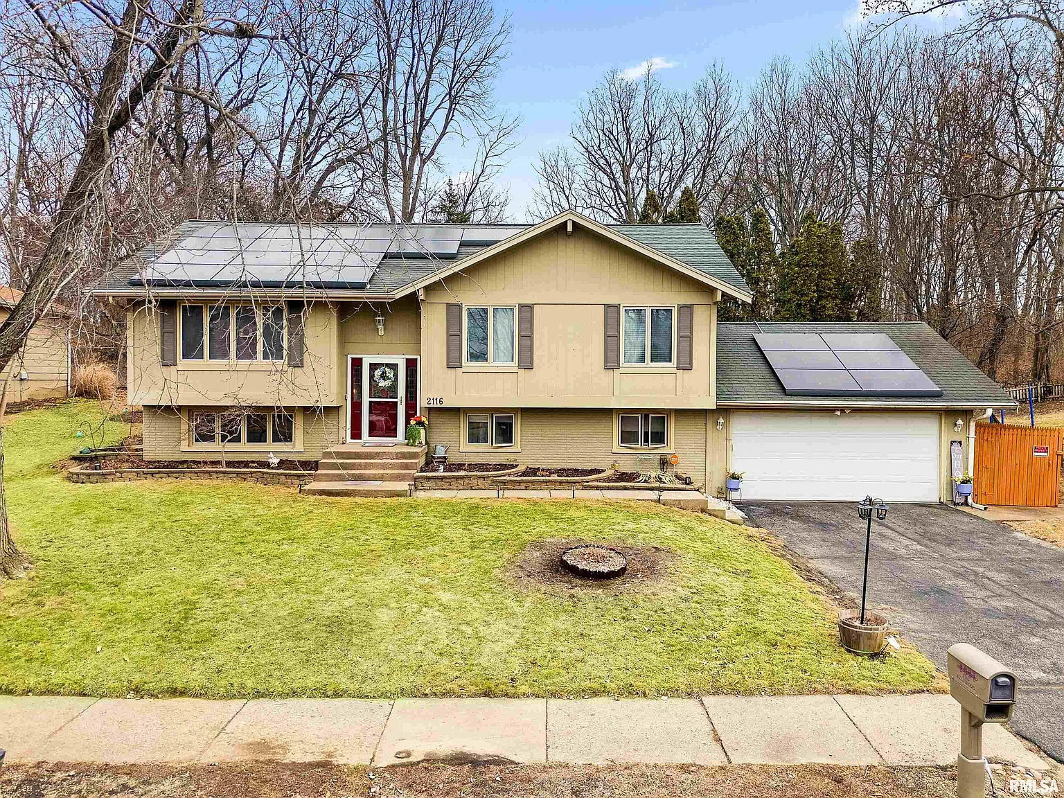 2116 Wildwood Dr photo 1