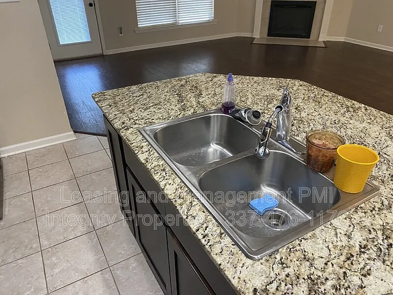 115 Northpointe Dr — Photo 8