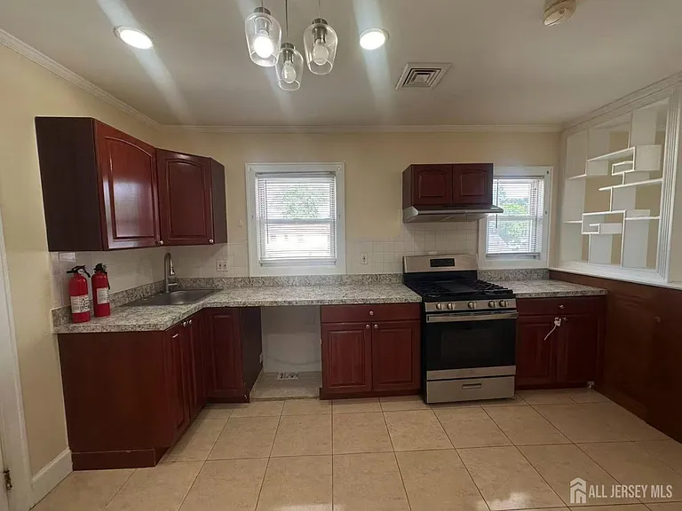 122 S Lincoln Ave — Photo 3