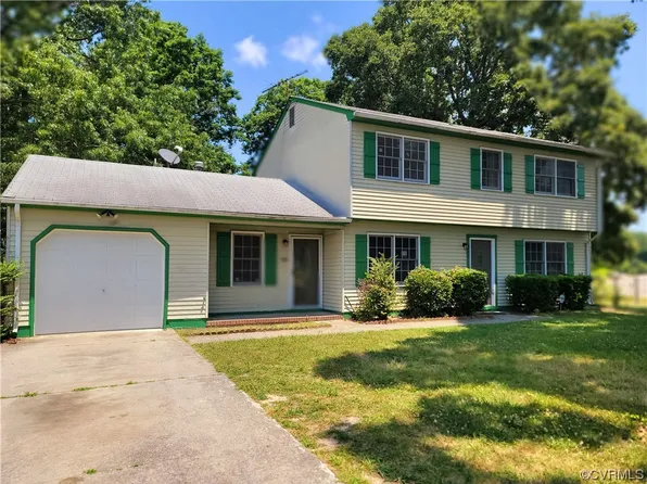 2 Oakwood Ct, Petersburg, VA 23805