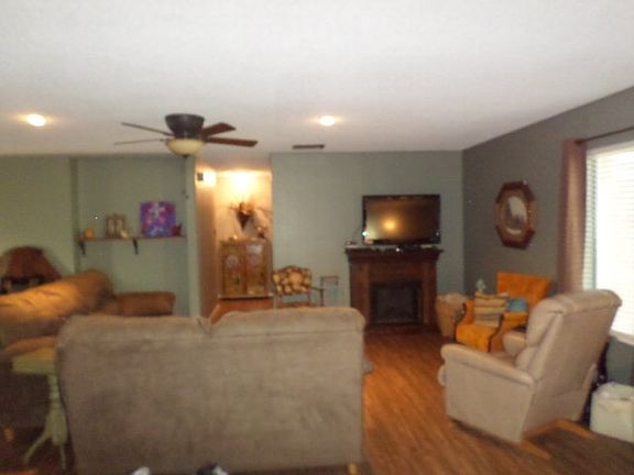 3rd image of 4509 El Paso Ave