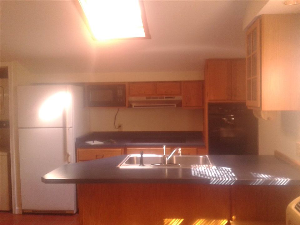 1st image of 220 W Oak St #B