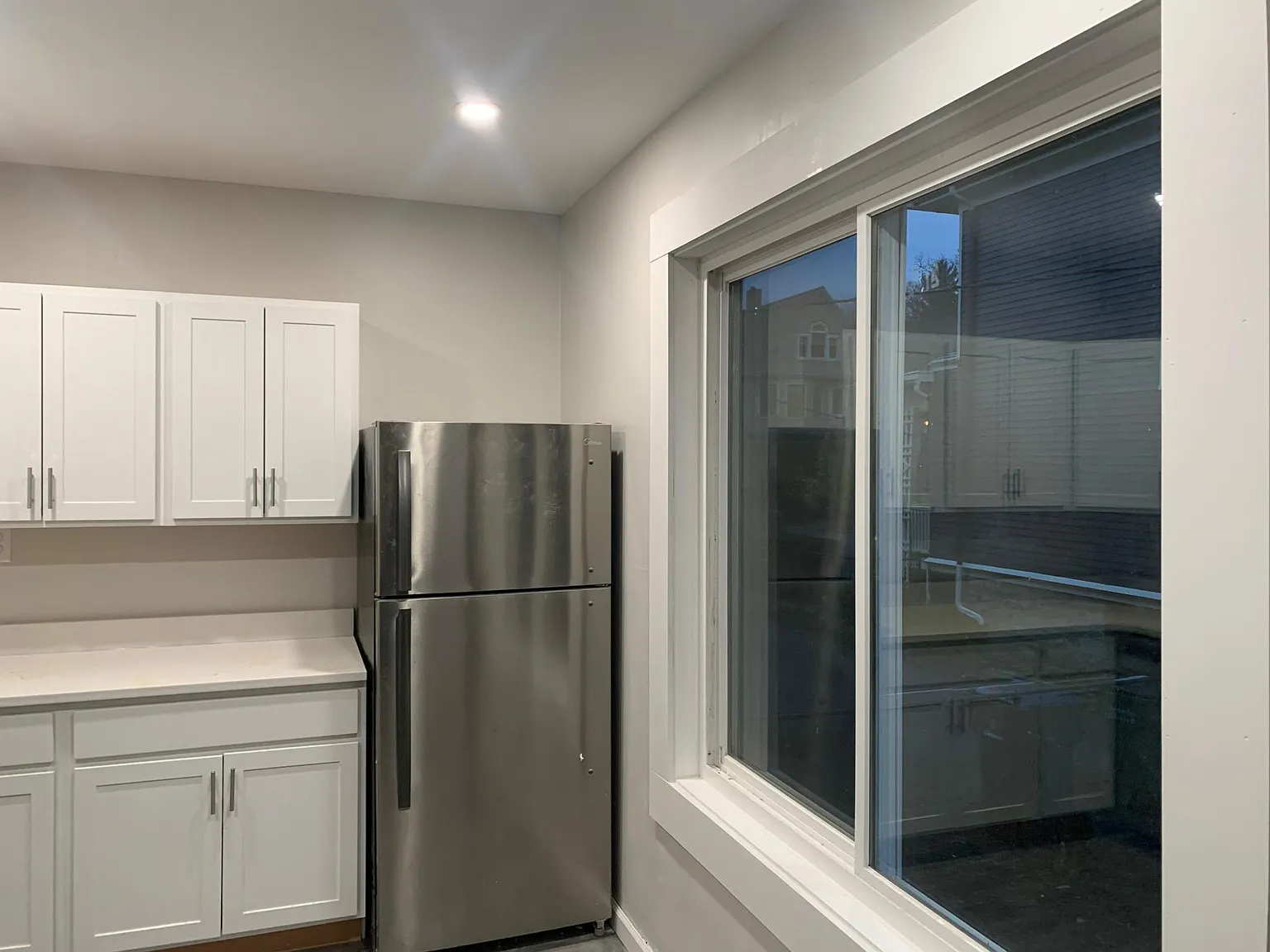 1 bed, 1000 sqft, $1,299 — Photo 3