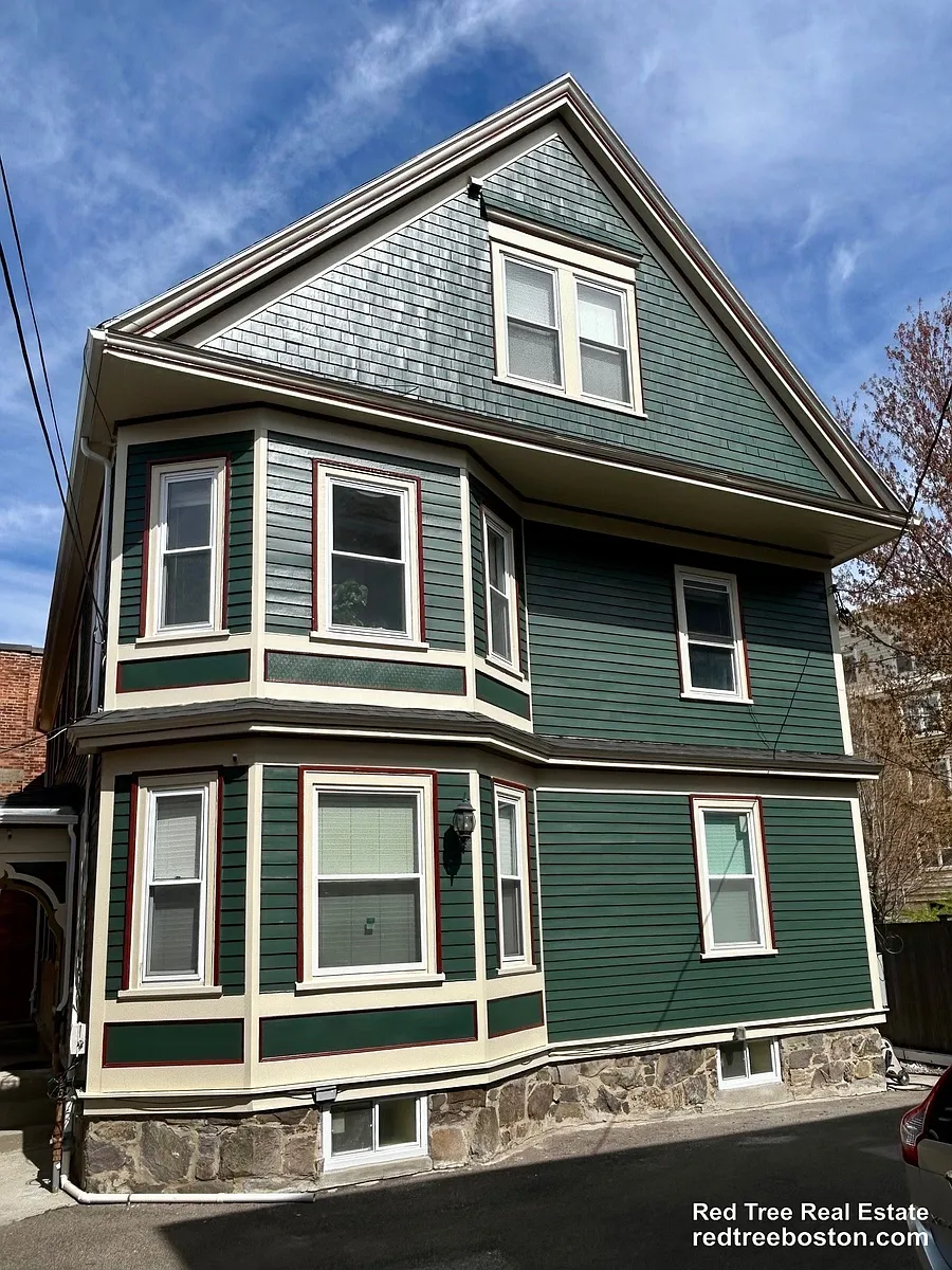 Building Photo - 46 Aspinwall Ave #2F