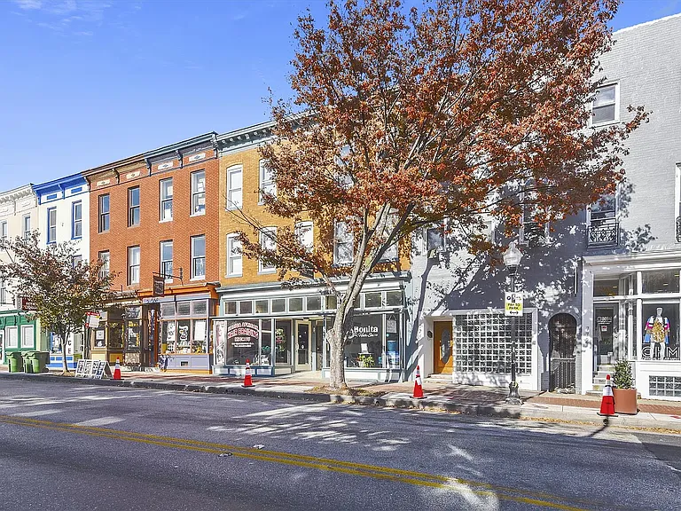 1328 W Lombard St — Photo 38