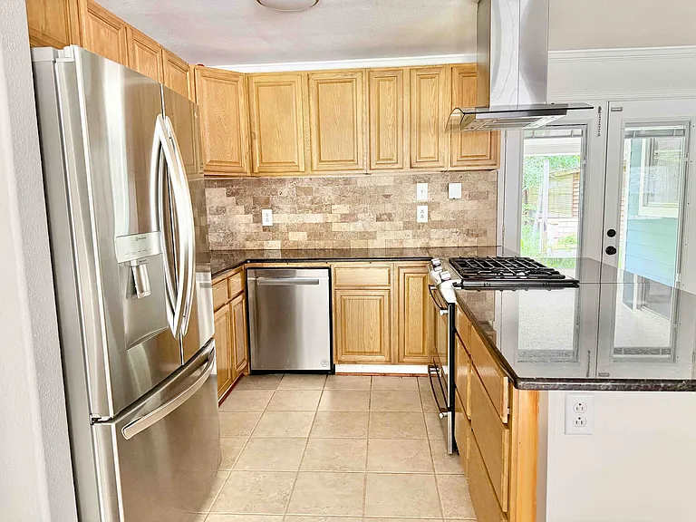 1947 Southland Ct — Photo 3
