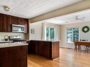 8291 Wold Den Ct, Springfield, VA 22153