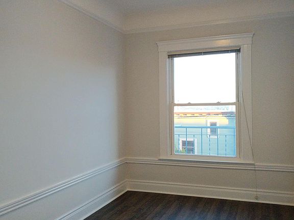 4th image of 945 Oak St #A