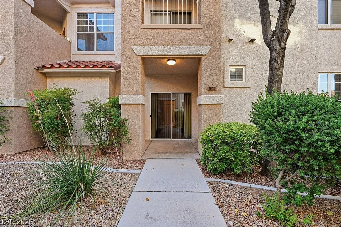 2 bed, 2.0 bath, 1134 sqft, $1,650 — Photo 2