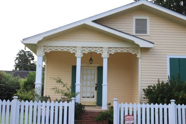 1st image of 201 Lee Ave