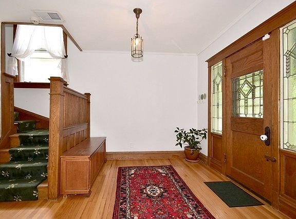 3rd image of 225 S Harvey Ave
