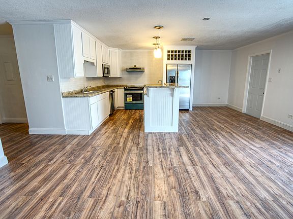 3rd image of 105 Alynn Pl #B