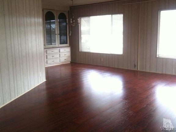 5th image of 445 Gaviota Pl