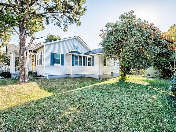 3rd image of 3204 Lawson St