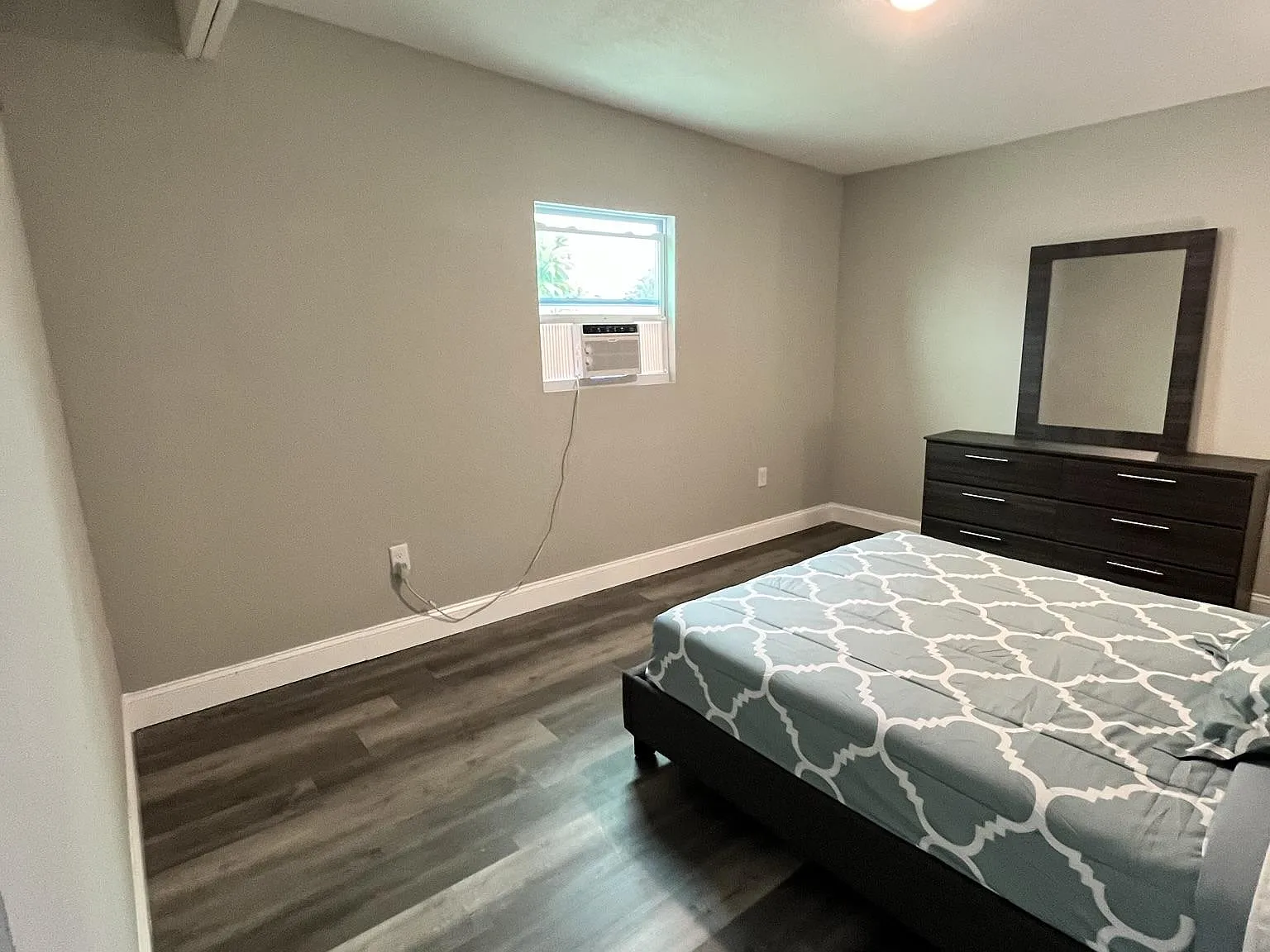 4 bed, 2.0 bath, 1064 sqft, $1,724 — Photo 1
