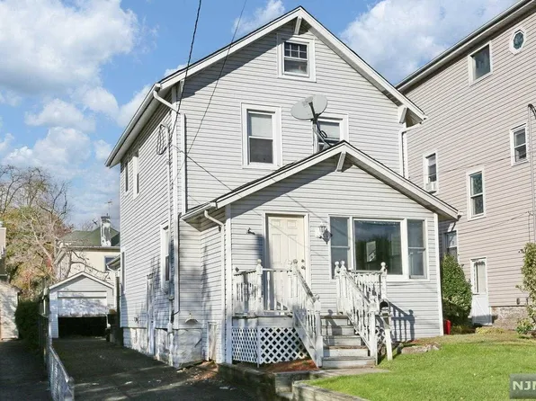 20 Erie St, Dumont, NJ 07628