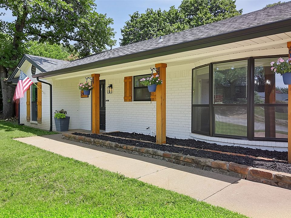 1st image of 2917 Cresthaven Dr