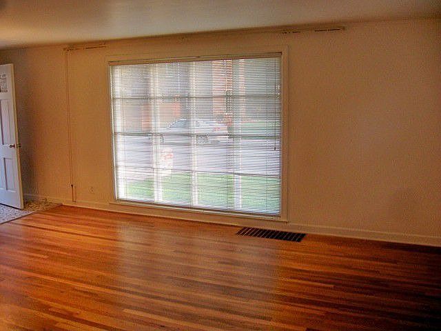 2nd image of 7424 W Gregory St
