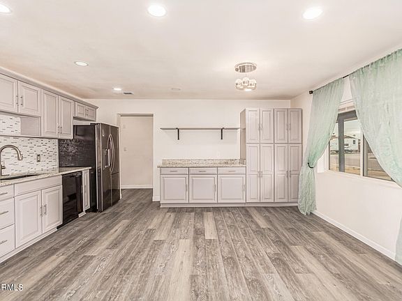 3rd image of 4024 W ALICE Avenue