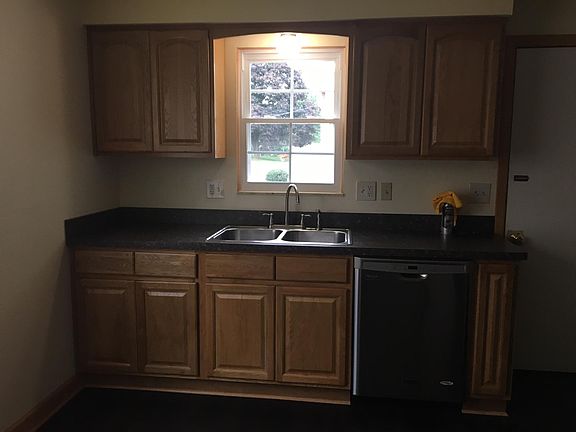 2nd image of 4992 Pamela Dr