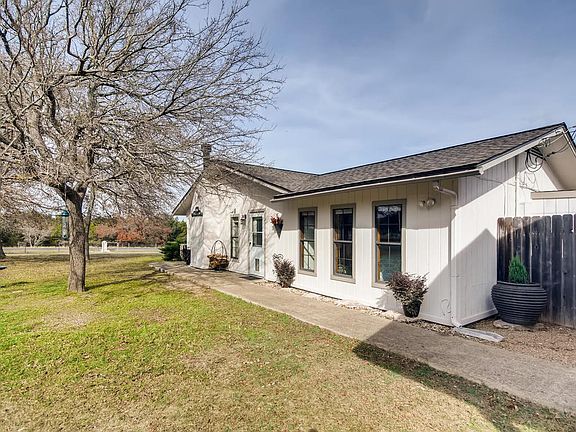 2nd image of 6700 N Lakewoods Dr