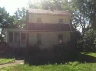 4 Forest Rd, East Rochester, NY 14445
