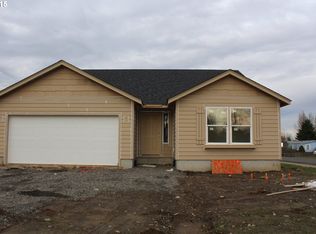 34125 Columbia Ave, Scappoose, OR 97056