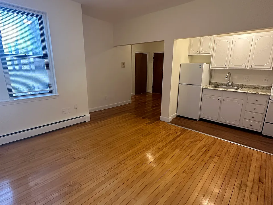 62 Brighton Ave #208