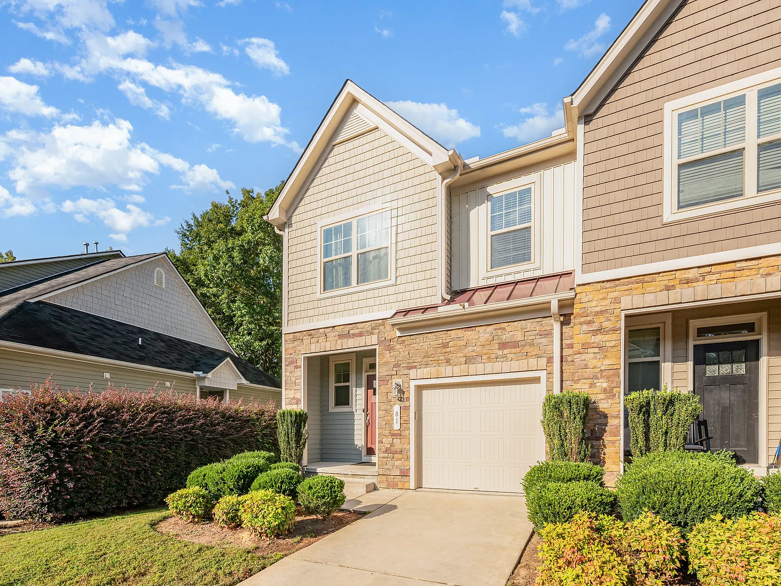 4 bed, 3.5 bath, 2367 sqft, $1,895 — Photo 2