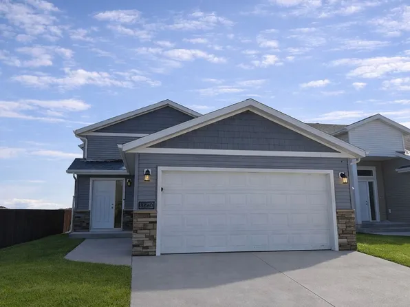 3220 31st St S, Moorhead, MN 56560