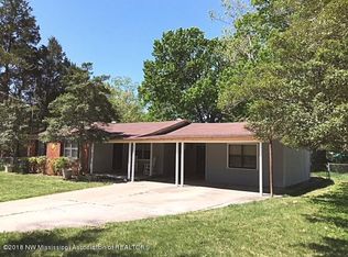 6705 Allen Dr, Horn Lake, MS 38637